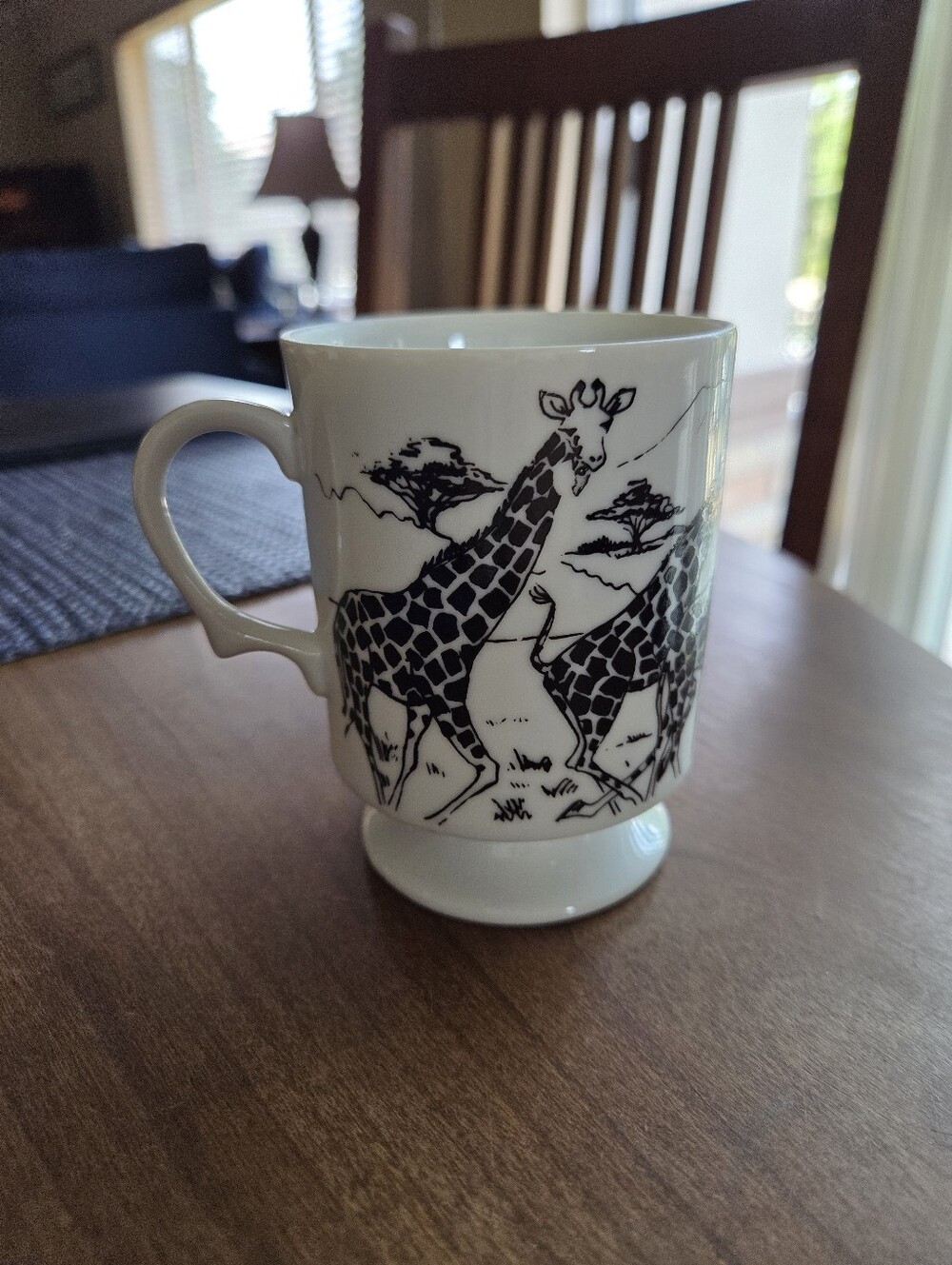 Vintage Black & White Footed 8oz Giraffe Mug